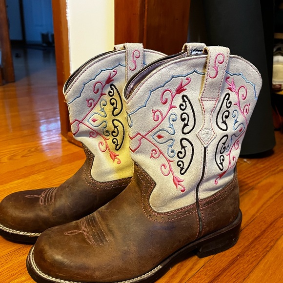 Ariat Shoes - ARIAT FATBABY Brown and Cream Embroidered cowboy Boots